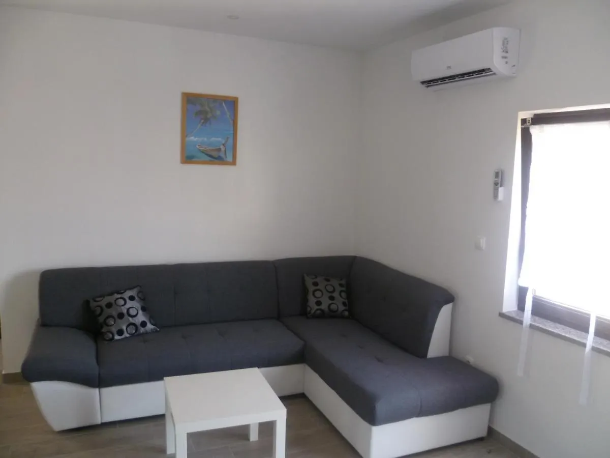 Apartment Jana Traù